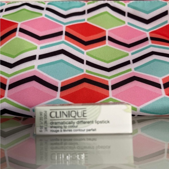 Clinique Cosmetic Bag with Product - Picture 7 of 7